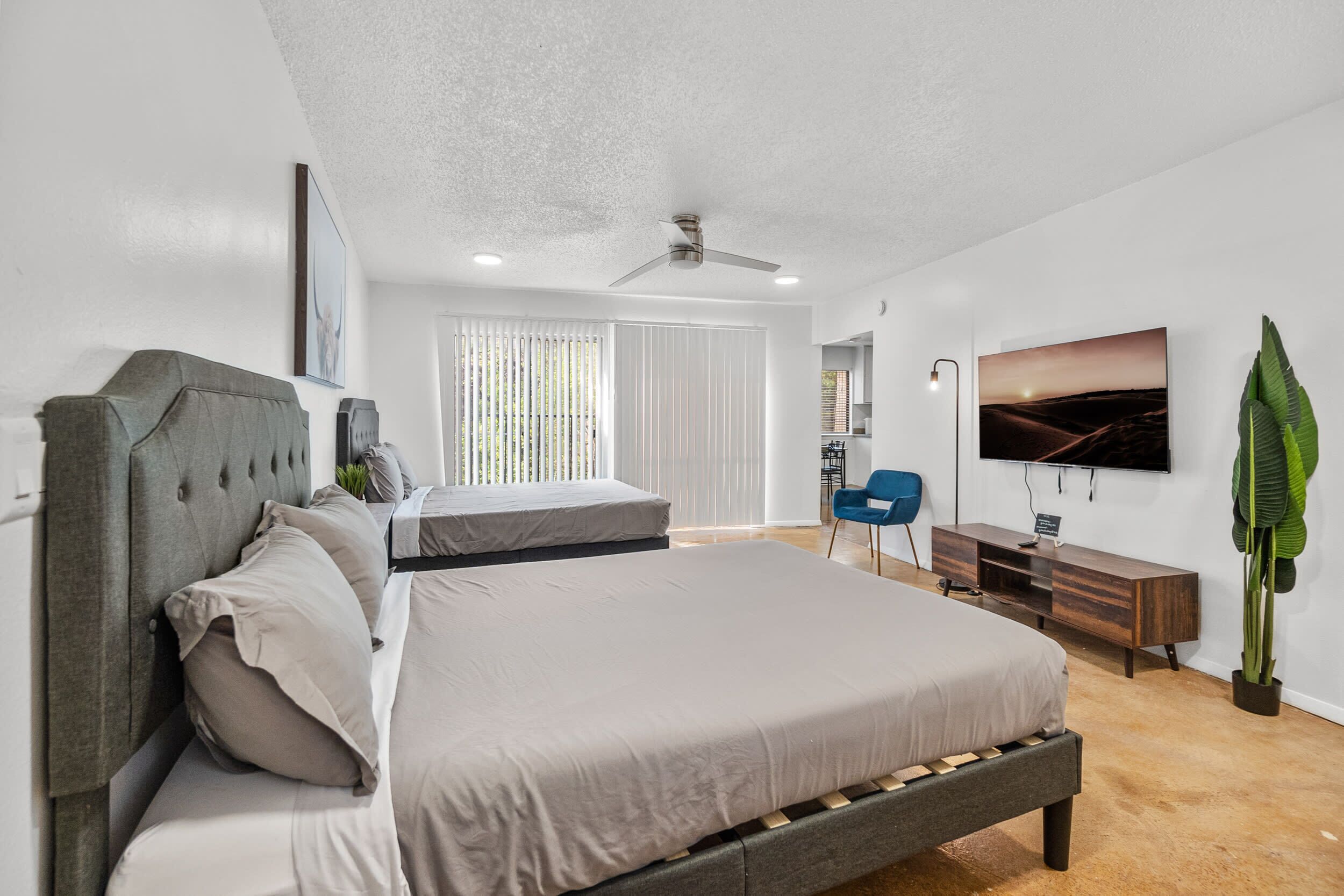 1 soverom, skrivebord, strykejern/-brett og wi-fi