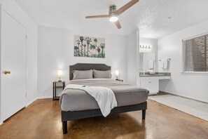 1 bedroom, desk, iron/ironing board, WiFi