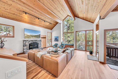 Pet-Friendly Home: Deck, 1 Mile to Alpine Meadows
