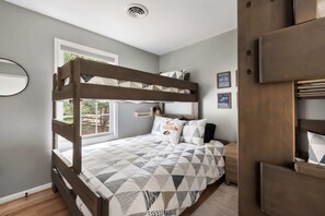 3 室のベッドルーム、WiFi、ベッドシーツ