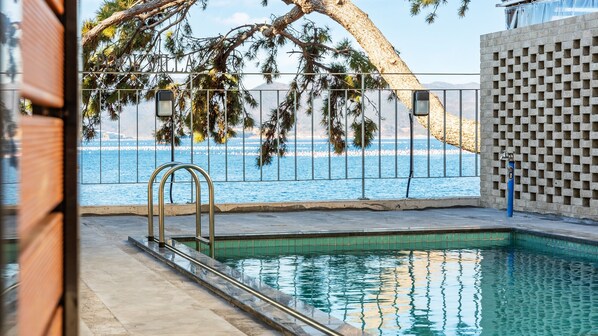 Basic Room, 1 Bedroom (Room 103) | 1 bedroom, free WiFi - Geoje Daol Pool Villa Pension (Geoje)