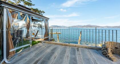 Geoje Daol Pool Villa Pension