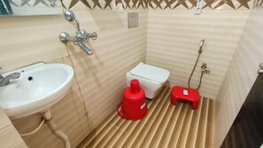 ฝักบัว, ของใช้ในห้องน้ำฟรี, ผ้าเช็ดตัว, สบู่