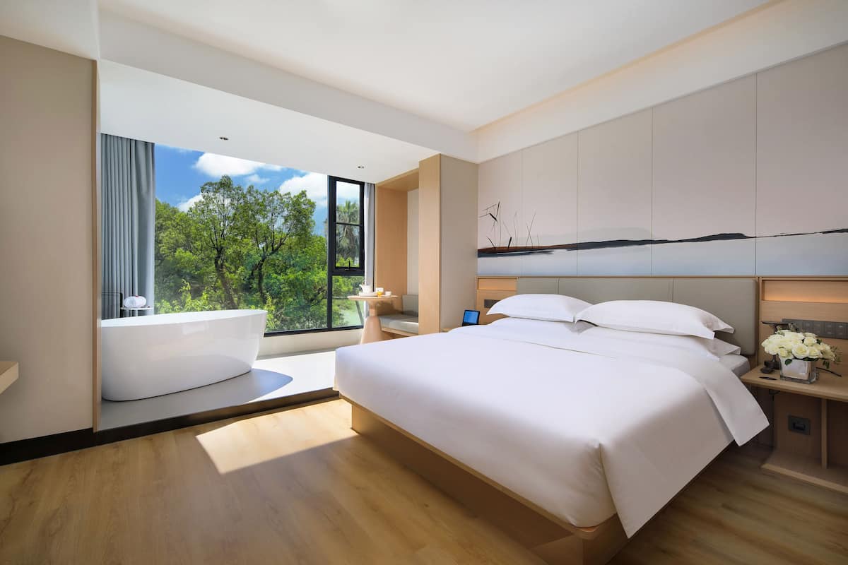 Premier Double Room | Egyptian cotton sheets, premium bedding, down duvets, free minibar