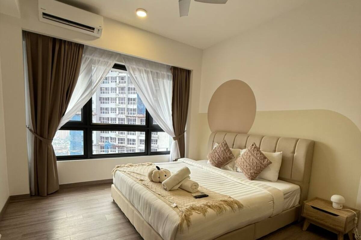 2 bedrooms, desk, soundproofing, iron/ironing board