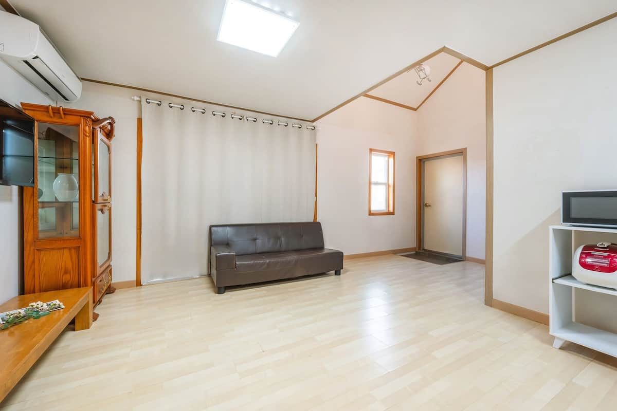 Quarto básico, 1 quarto (A 301(Private room/private BBQ/Pet)) | 1 quarto, Wi-Fi de cortesia