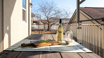 Basic Room, 1 Bedroom (B 301 (Private room/private BBQ/Pet)) | 1 bedroom, free WiFi