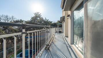 Basic Room, 1 Bedroom (A 201(private BBQ/Pet)) | 1 bedroom, free WiFi