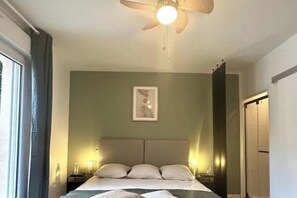 2 bedrooms, iron/ironing board, WiFi, bed sheets