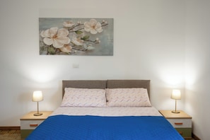 Deluxe kamer, 1 twee- of 2 eenpersoonsbedden, uitzicht op de stad | Een bureau, gratis wifi