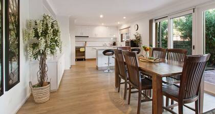 Central Wagga Riverside Apartment