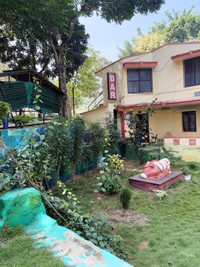 Corniche Inn Resorts