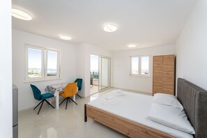 Internet, bed sheets - Deluxe Apartment Rita 3 (Novalja)