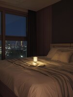 Family Three Room | Cortinas opacas, sistema de insonorización, wifi gratis y ropa de cama