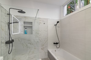 Shower, hair dryer, towels