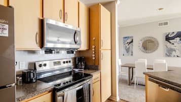 Micro-ondas, fogão, cooktop, lava-louças