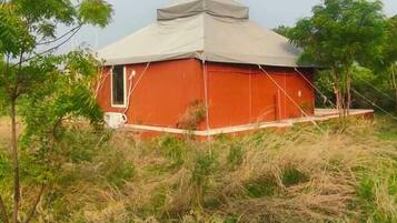 Classic Cottage, Garden View | 1 bedroom, free WiFi