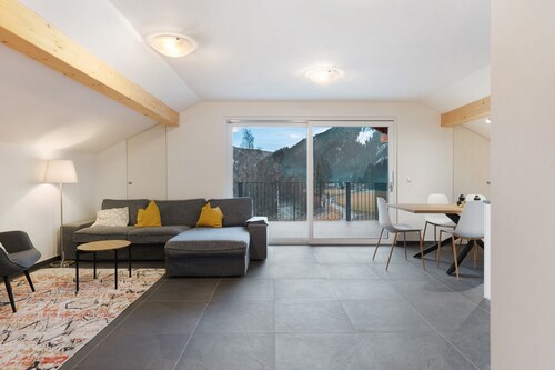 Apartment 'Talferblick Stern' mit Bergblick, privater Terrasse und WLAN