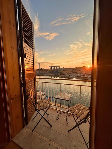 Ferienwohnung 'Tramonto Mediterraneo' mit Meerblick, Wi-Fi und Klimaanlage