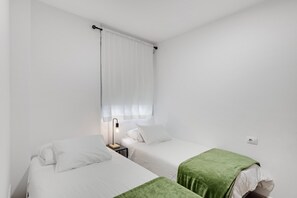 2 habitaciones, tabla de planchar con plancha y wifi gratis 