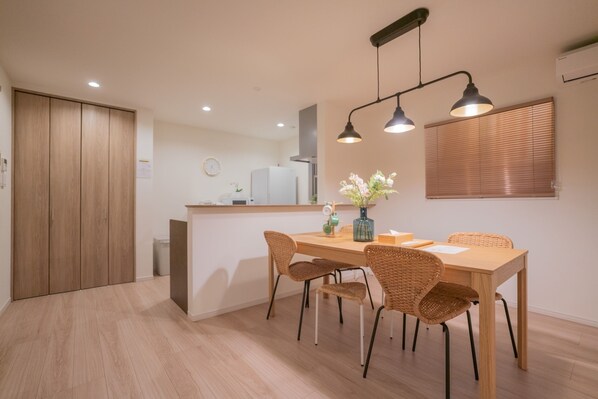 Luxury Villa | Living area - Travel Time - Senbon Naka (Osaka)