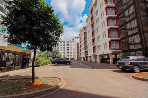 Property grounds - Green Luxury Studio W/Pool, Netflix& Free Parking
(Nairobi)