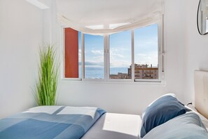1 habitación, tabla de planchar con plancha, wifi gratis y ropa de cama