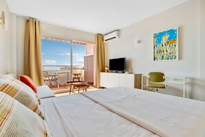 Iron/ironing board, travel cot, free WiFi, bed sheets