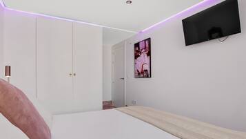1 chambre, fer et planche à repasser, lit parapluie, Wi-Fi gratuit