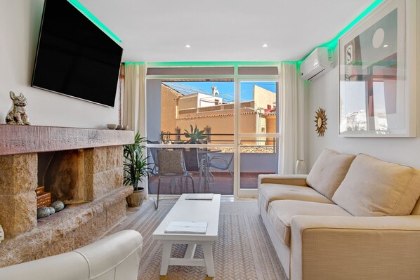 TV - Casa Nogalera - La Nogalera (Torremolinos)