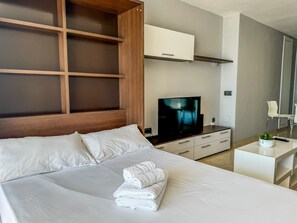 Iron/ironing board, travel cot, free WiFi, bed sheets