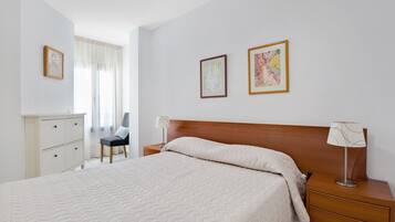 2 Schlafzimmer, Bügeleisen/Bügelbrett, Reisekinderbett, kostenloses WLAN