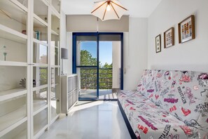 2 chambres, fer et planche à repasser, Wi-Fi gratuit, draps fournis