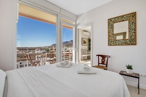 Iron/ironing board, travel crib, free WiFi, bed sheets - Casa Maribel - Sea Views (Torremolinos)