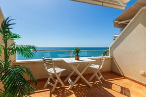 Outdoor dining - Casa Inma - Beachfront (Torremolinos)