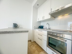 雪櫃、微波爐、焗爐、咖啡機/沖茶器