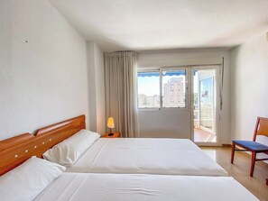 Iron/ironing board, travel cot, free WiFi, bed sheets