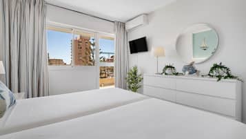 Iron/ironing board, travel cot, free WiFi, bed sheets