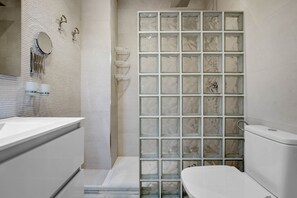 Shower, hair dryer, towels - Casa Don - La Carihuela (Torremolinos)