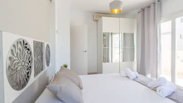 2 habitaciones, tabla de planchar con plancha y cuna de viaje