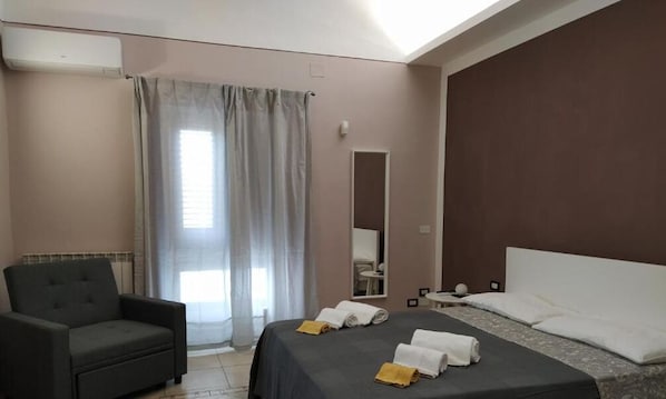 Comfort Triple Room | Free WiFi - Le Nereidi B&B Acireale Centro (Acireale)