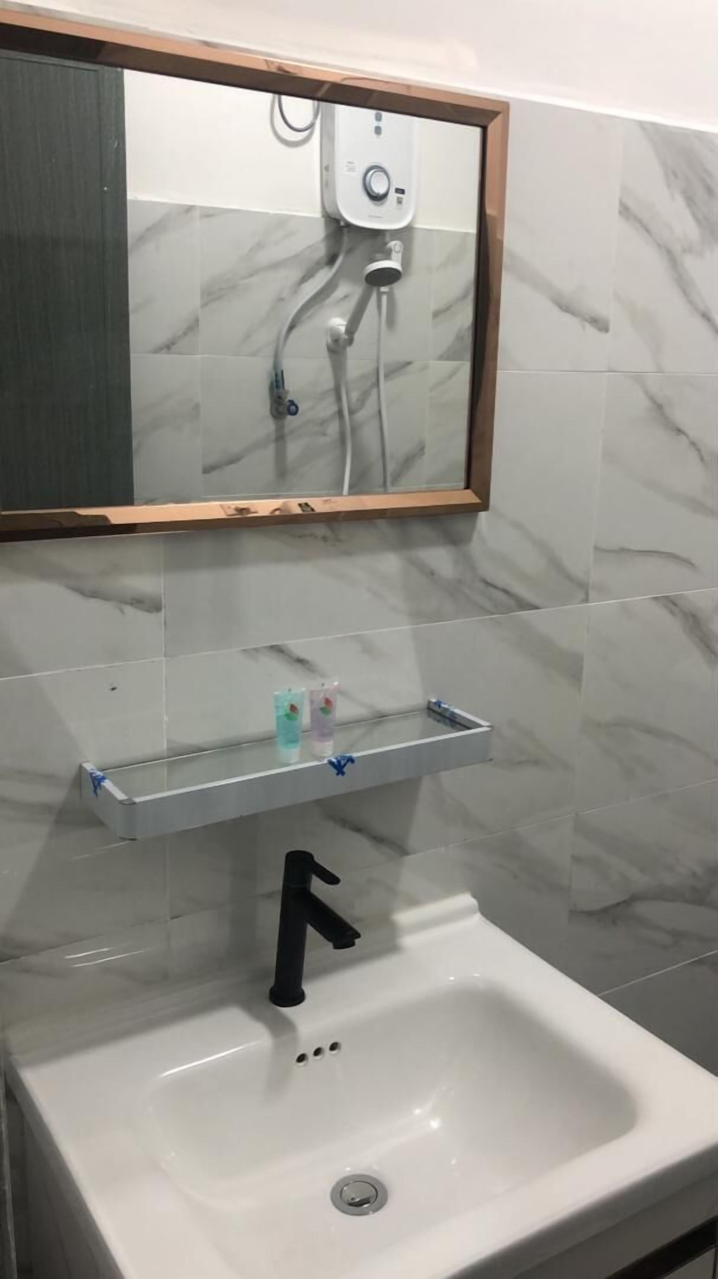 Iron/ironing board, free WiFi