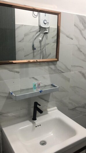 Iron/ironing board, free WiFi