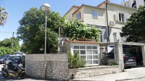 Exterior - Apartment Wild Orange - One-bedroom Apartment With Terrace (Dubrovnik)