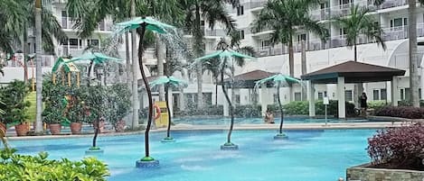 泳池