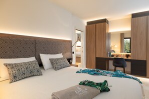 4 bedrooms, iron/ironing board, travel cot, free WiFi