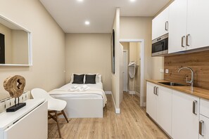 1 habitación, tabla de planchar con plancha y wifi gratis 
