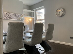 Dining - West Kirby Town House near beach, restaurants etc (West Kirby)