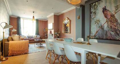 Bridge Street Rows Apartment - a house that sleeps 8 guests in 3 bedrooms