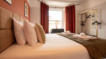 2 bedrooms, iron/ironing board, travel cot, free WiFi